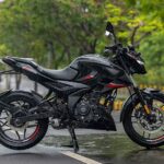 Bajaj Pulsar N160 Right View