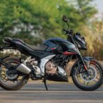 Bajaj Pulsar N250 Right View