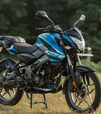 Bajaj Pulsar NS 125 Front Right View